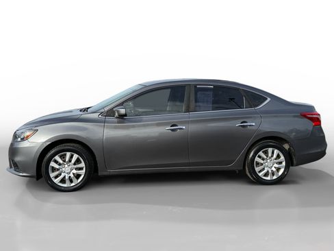 Used 2019 Nissan Sentra S image 2