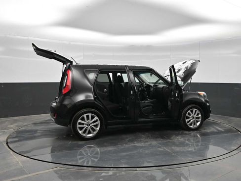Used 2017 Kia Soul + image 38
