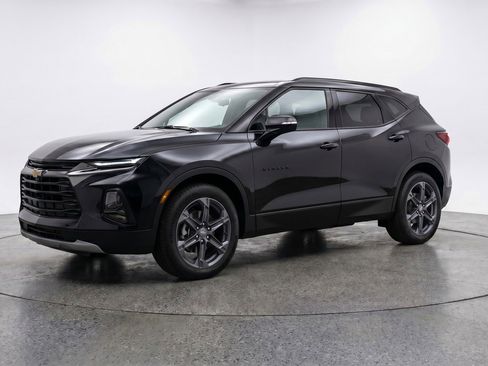 Used 2025 Chevrolet Blazer LT FWD image 3