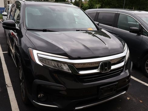 Certified 2022 Honda Pilot Touring image 2