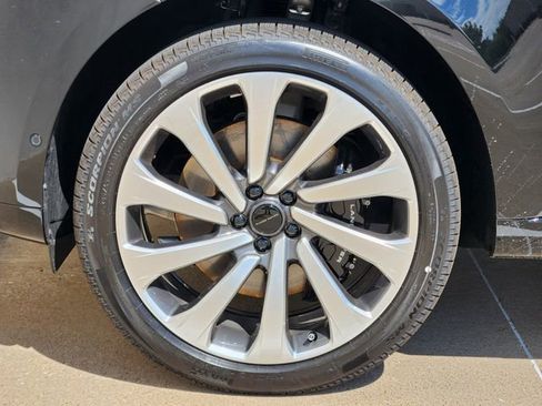 New 2026 Land Rover Range Rover Long Wheelbase SE AWD/4WD image 7