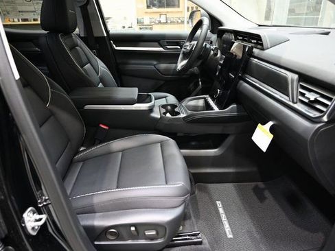 New 2026 GMC Terrain Denali w/ LPO, Black Badging Package image 10