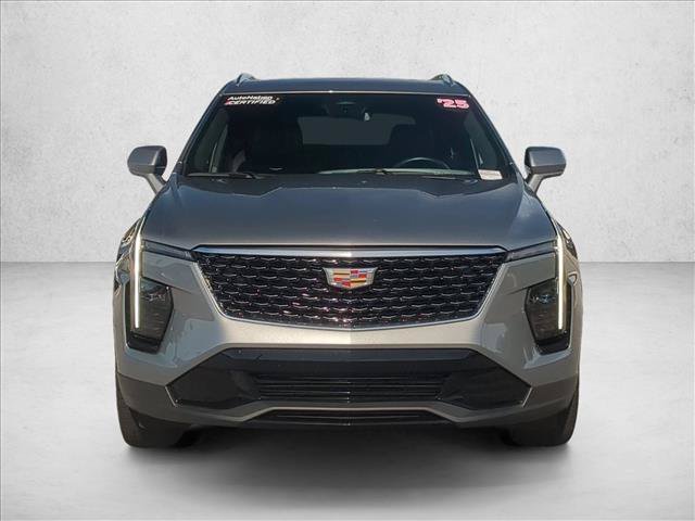 Used 2025 Cadillac XT4 Premium Luxury FWD image 2