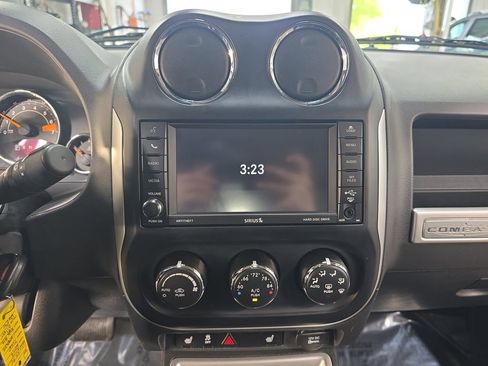 Used 2017 Jeep Compass High Altitude AWD/4WD image 19