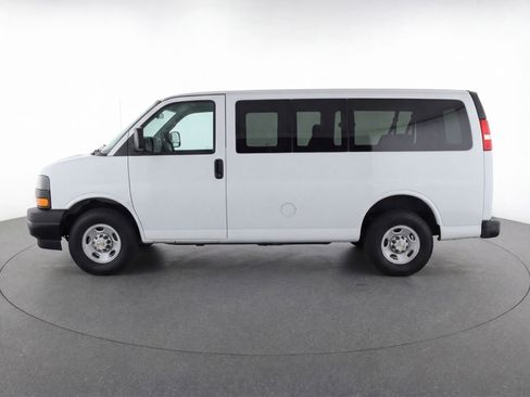 Used 2025 Chevrolet Express 3500 LT w/ LT Preferred Equipment Group image 5