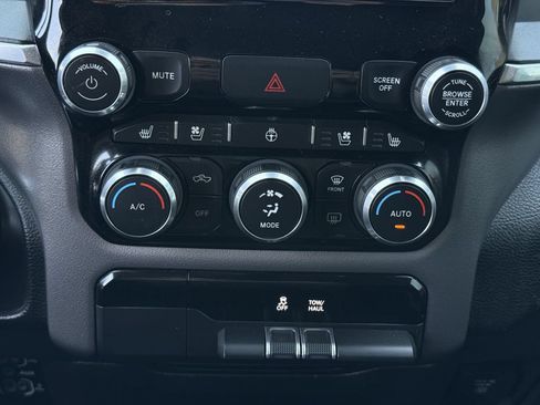 Used 2023 RAM 1500 Laramie AWD/4WD image 19
