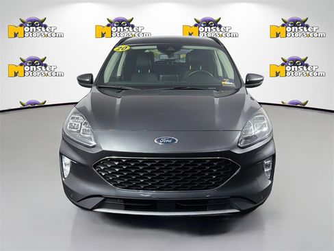 Used 2020 Ford Escape Titanium image 2