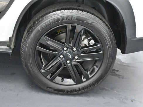 Used 2025 Chevrolet Trax ACTIV w/ Driver Confidence Package FWD image 32