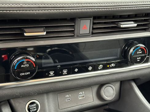 Used 2023 Nissan Rogue SV image 21