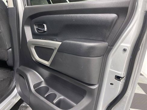 Used 2018 Nissan Titan SV w/ SV Convenience Package AWD/4WD image 13