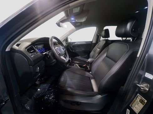Used 2022 Volkswagen Tiguan SE FWD image 14