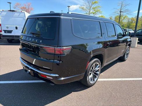 Certified 2024 Jeep Wagoneer L Series III w/ Premium Group I AWD/4WD image 3