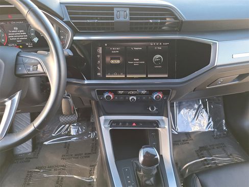 Used 2023 Audi Q3 2.0T Premium image 21
