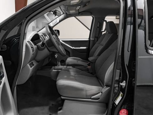 Used 2019 Nissan Frontier SV RWD image 4