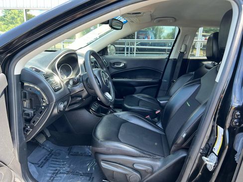 Used 2021 Jeep Compass Latitude FWD image 11