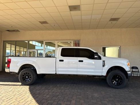 Used 2022 Ford F350 XLT AWD/4WD image 4