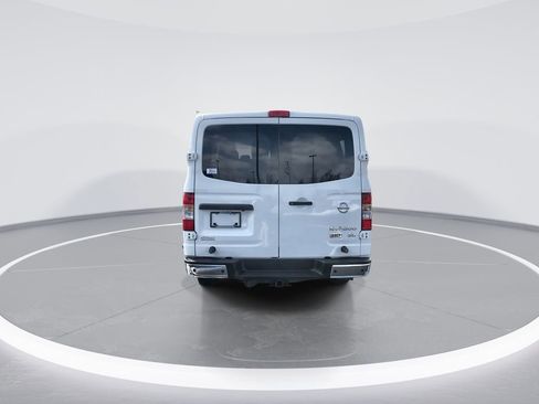 Used 2016 Nissan NV 3500 SL image 7