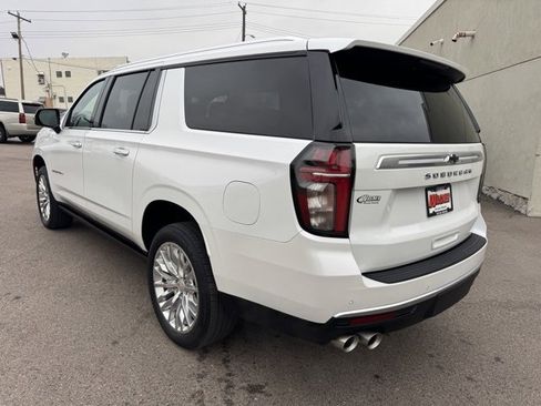 Used 2024 Chevrolet Suburban High Country image 5