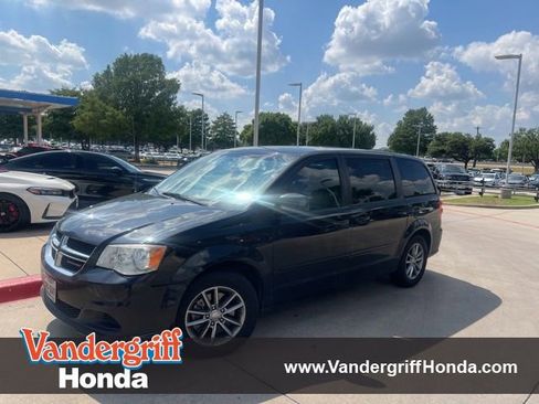 Used 2017 Dodge Grand Caravan SE FWD image 1