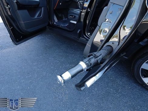 Used 2022 Rolls-Royce Cullinan AWD/4WD image 14