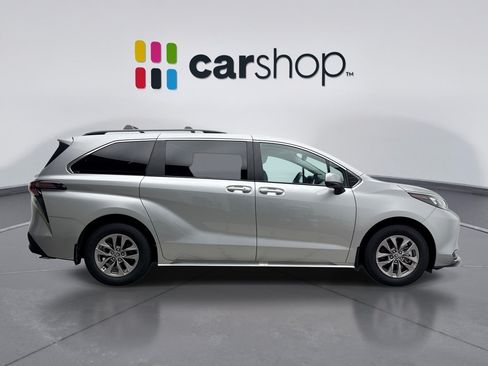 Used 2025 Toyota Sienna XLE w/ XLE Plus Package FWD image 6