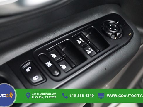 Used 2022 Jeep Renegade Limited AWD/4WD image 18