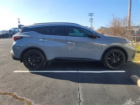 Used 2024 Nissan Murano SV w/ SV Midnight Edition Package image 2