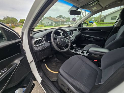 Used 2019 Kia Sorento FWD V6 image 20