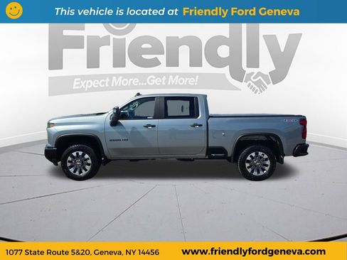 Used 2024 Chevrolet Silverado 2500 Custom w/ Custom Value Package AWD/4WD image 8