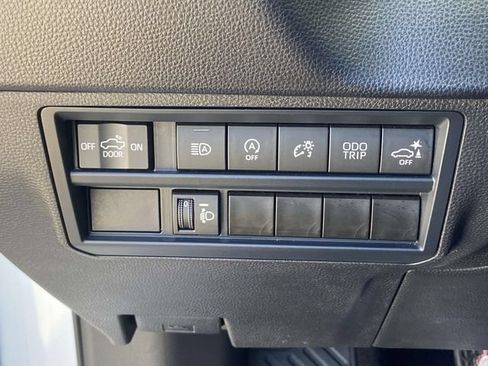 Used 2024 Toyota Tundra SR5 w/ SR5 Convenience Package AWD/4WD image 32