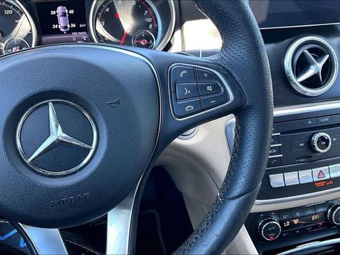 Used 2018 Mercedes-Benz CLA 250 image 11
