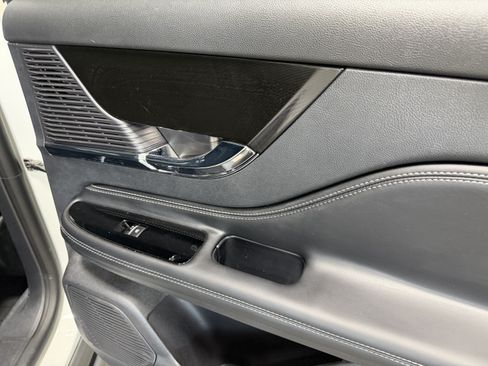 Used 2022 Lincoln Corsair AWD w/ Premium Package image 28