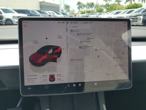 Used 2024 Tesla Model Y Long Range RWD image 31