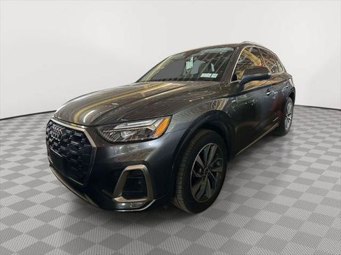 Used 2023 Audi Q5 2.0T Premium w/ Convenience Package AWD/4WD image 4