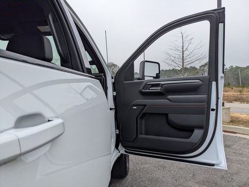 Used 2025 GMC Sierra 2500 AT4 image 58