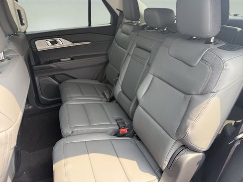 New 2026 Ford Explorer Active w/ Active Comfort Package AWD/4WD image 10