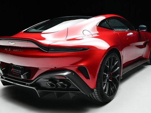 Used 2025 Aston Martin V8 Vantage image 27