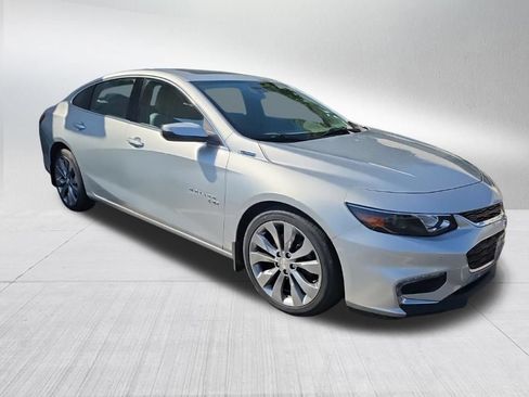 Used 2016 Chevrolet Malibu Premier w/ Driver Confidence Package II FWD image 3