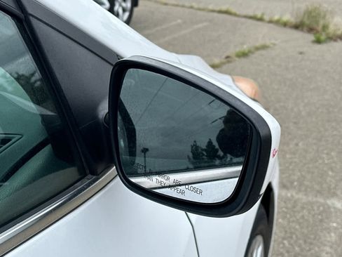 Used 2017 Hyundai Elantra GT FWD image 13