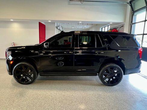 Used 2021 GMC Yukon Denali w/ Denali Premium Package image 4