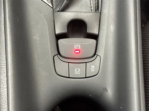 Used 2018 Toyota C-HR XLE image 26