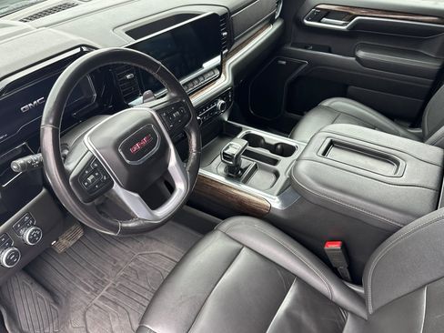 Used 2022 GMC Sierra 1500 Elevation w/ Elevation Premium Package image 9
