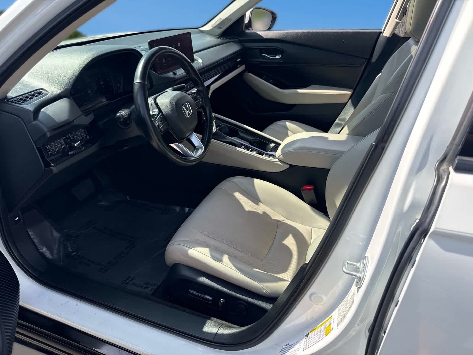 Used 2023 Honda Accord Touring image 18
