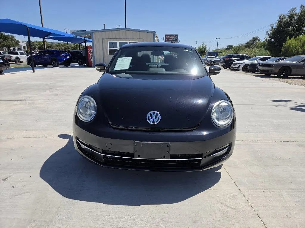 Used 2013 Volkswagen Beetle 2.0T FWD image 2