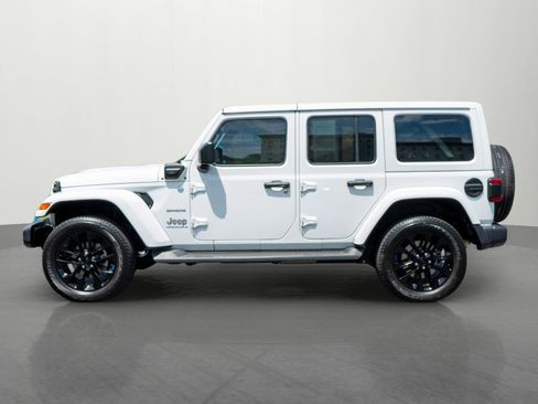 Used 2023 Jeep Wrangler Unlimited Sahara w/ Cold Weather Group AWD/4WD image 4