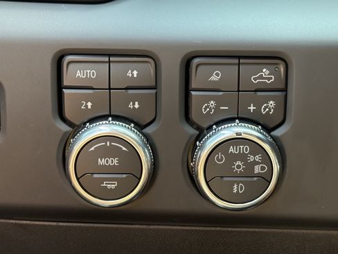 Used 2024 GMC Sierra 2500 Denali w/ Denali Reserve Package AWD/4WD image 24