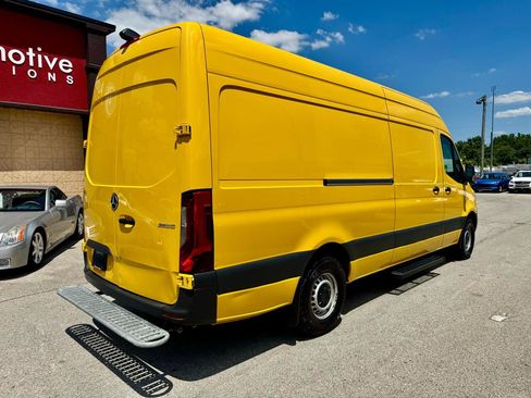 Used 2021 Mercedes-Benz Sprinter 2500 image 5