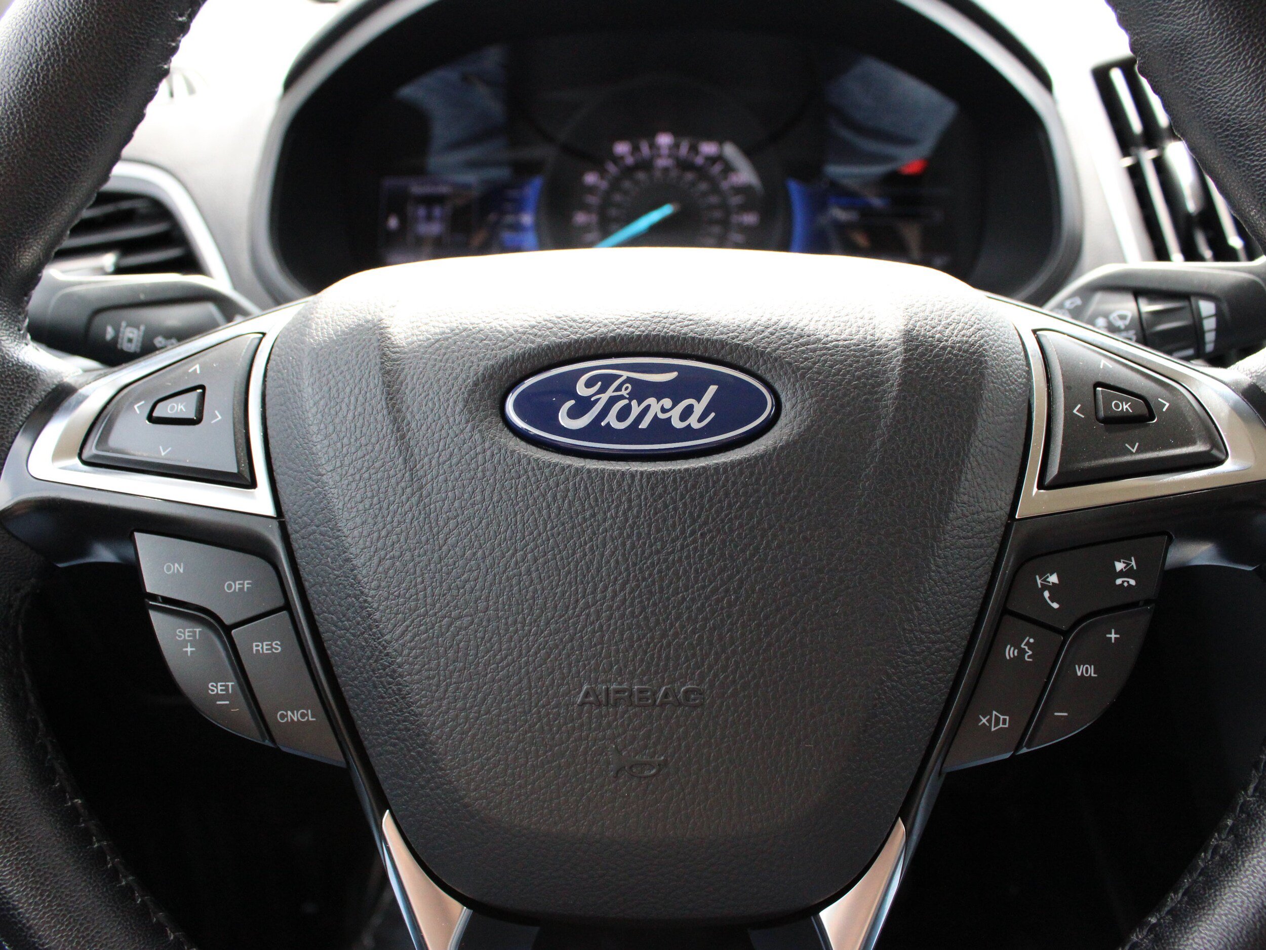 Used 2024 Ford Edge SEL w/ Convenience Package AWD/4WD image 16
