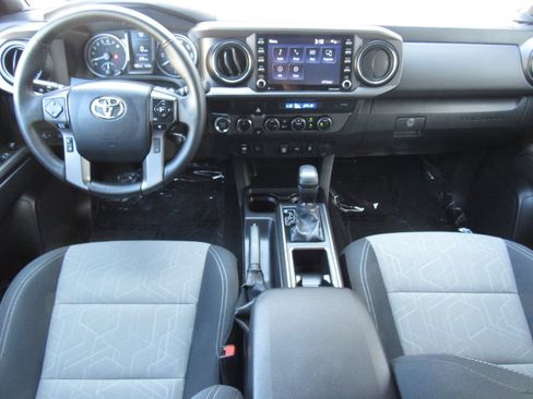 Used 2023 Toyota Tacoma TRD Off-Road AWD/4WD image 31