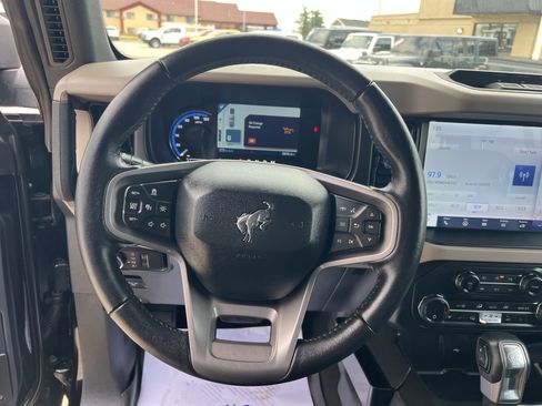 Used 2023 Ford Bronco Wildtrak AWD/4WD image 17